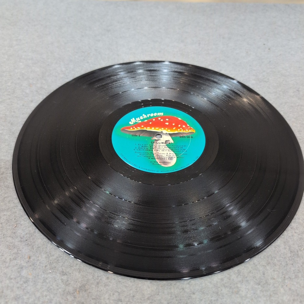 Chilliwack Dreams Dreams Dreams Vinyl LP 1976 Mushroom Records MRS-5006 VG - Picture 3 of 4